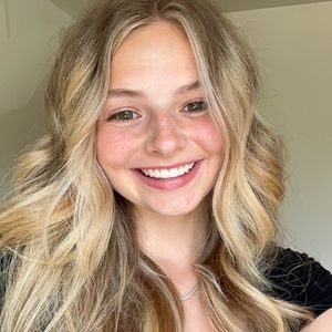 Meet your Posher, Kayla